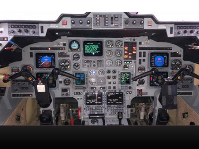 1999 Hawker 800XP S/N 258419 - Cockpit View