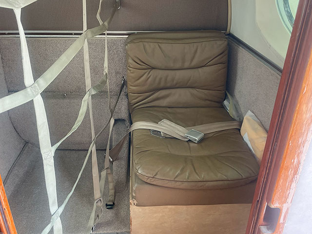 1976 King Air E90 S/N LW-176 - Interior View #4